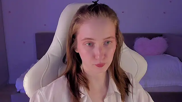 CrystalSoul  online show from November 5, 2025, 10:54 pm