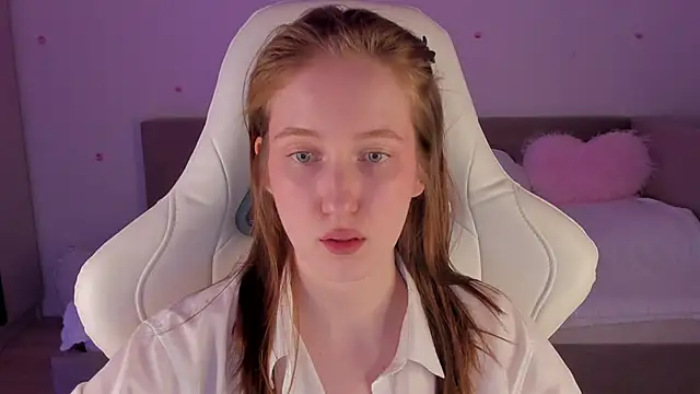 CrystalSoul  online show from November 10, 2025, 9:14 pm