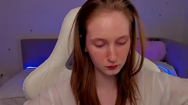 CrystalSoul  online show from November 28, 2025, 3:42 am