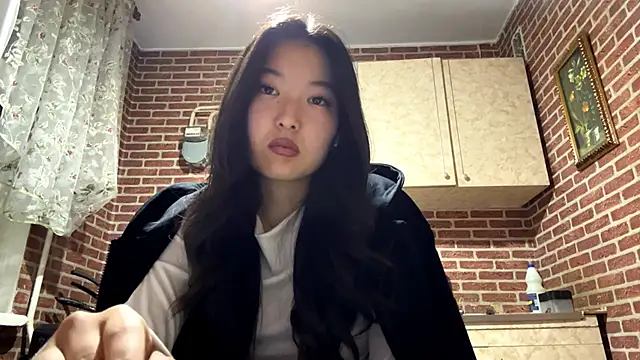 Snapshot of EmmaLeexth chatting on October 6, 2025, 2:25 pm EmmaLeexth online show from October 6, 2025, 2:25 pm