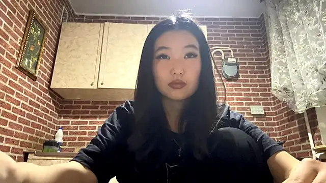 Snapshot of EmmaLeexth chatting on November 10, 2025, 1:54 pm EmmaLeexth online show from November 10, 2025, 1:54 pm