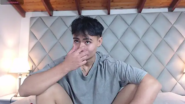 Snapshot of Clement_Reyes chatting on October 18, 2025, 1:01 pm Clement Reyes online show from October 18, 2025, 1:01 pm