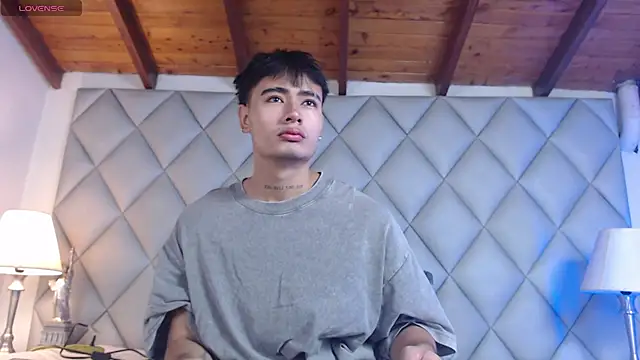 Snapshot of Clement_Reyes chatting on October 26, 2025, 12:55 pm Clement Reyes online show from October 26, 2025, 12:55 pm