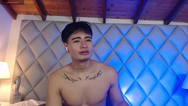 Snapshot of Clement_Reyes chatting on November 4, 2025, 1:21 pm Clement Reyes online show from November 4, 2025, 1:21 pm