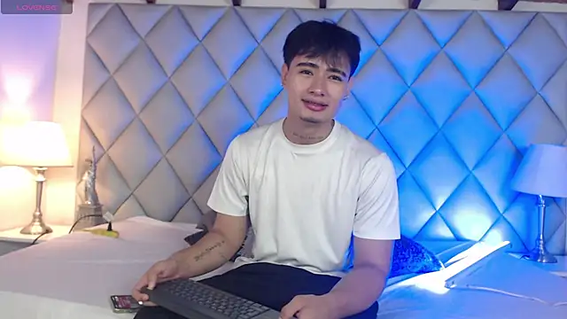 Snapshot of Clement_Reyes chatting on November 11, 2025, 12:49 pm Clement Reyes online show from November 11, 2025, 12:49 pm