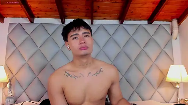 Snapshot of Clement_Reyes chatting on November 25, 2025, 12:49 pm Clement Reyes online show from November 25, 2025, 12:49 pm