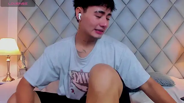 Snapshot of Clement_Reyes chatting on November 30, 2025, 3:16 pm Clement Reyes online show from November 30, 2025, 3:16 pm