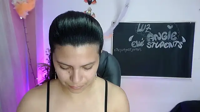 Snapshot of LuzAngie chatting on October 28, 2025, 7:27 pm LuzAngie online show from October 28, 2025, 7:27 pm