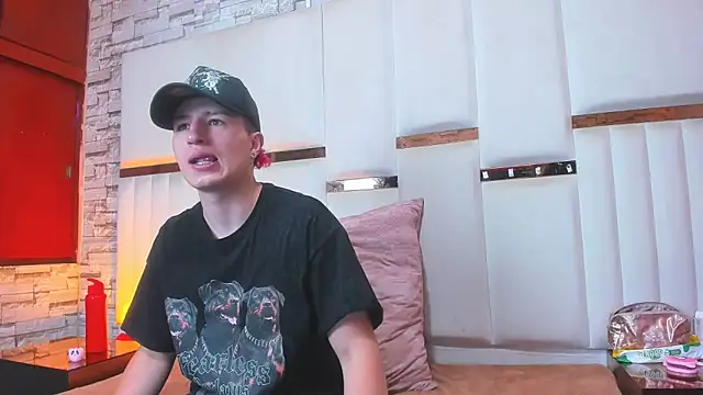 ANLLELOAndANGELA online show from December 15, 2025, 4:55 pm