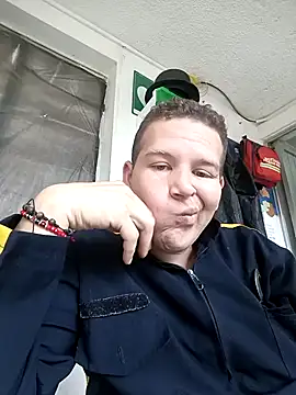 Snapshot of thefollador69 chatting on October 27, 2025, 4:11 pm thefollador69 online show from October 27, 2025, 4:11 pm