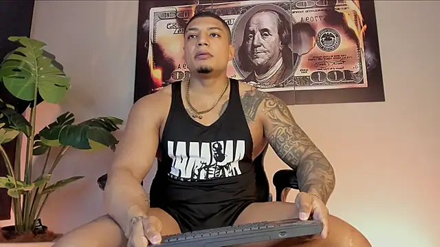 Snapshot of chrizmacgregor chatting on December 15, 2025, 2:05 am chrizmacgregor online show from December 15, 2025, 2:05 am