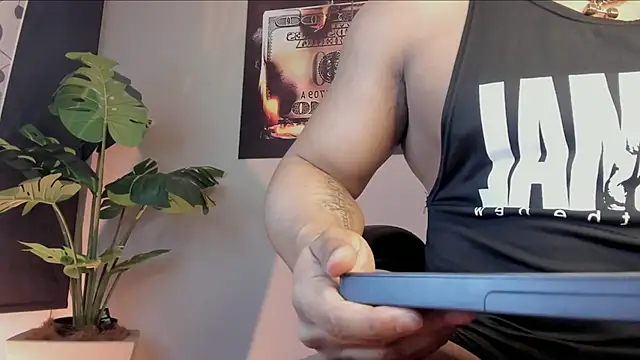 Snapshot of chrizmacgregor chatting on December 16, 2025, 12:59 am chrizmacgregor online show from December 16, 2025, 12:59 am