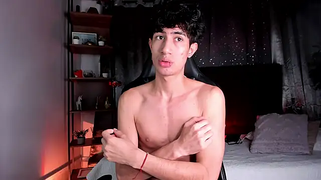 Lenapaul  online show from November 30, 2025, 4:44 pm