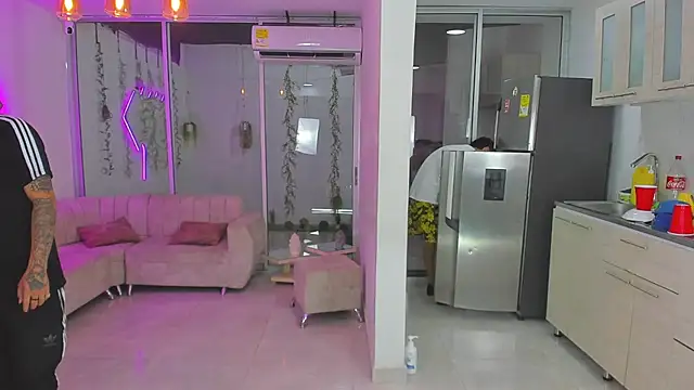 Snapshot of Houseofwarrios chatting on September 23, 2025, 5:54 am Houseofwarrios online show from September 23, 2025, 5:54 am