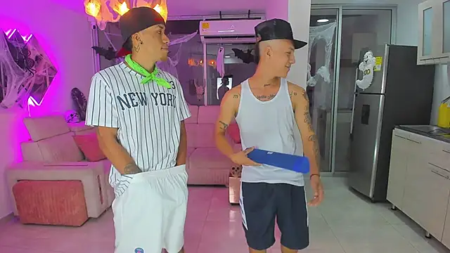 Snapshot of Houseofwarrios chatting on October 7, 2025, 5:37 am Houseofwarrios online show from October 7, 2025, 5:37 am