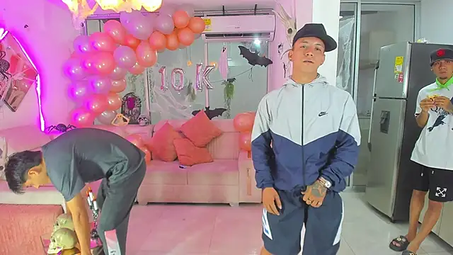 Snapshot of Houseofwarrios chatting on October 29, 2025, 5:10 am Houseofwarrios online show from October 29, 2025, 5:10 am