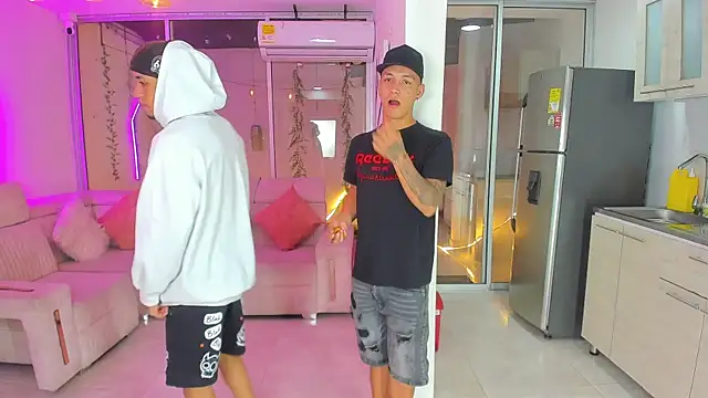 Snapshot of Houseofwarrios chatting on November 6, 2025, 5:30 am Houseofwarrios online show from November 6, 2025, 5:30 am