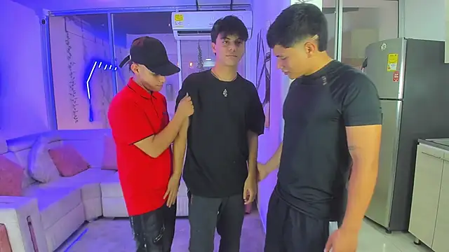 Snapshot of Houseofwarrios chatting on December 14, 2025, 5:35 am Houseofwarrios online show from December 14, 2025, 5:35 am