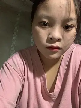 Snapshot of -Miraa- chatting on September 21, 2025, 10:33 pm -Miraa- online show from September 21, 2025, 10:33 pm