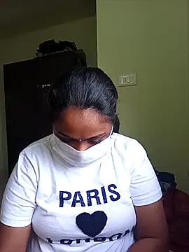 Snapshot of queendivya chatting on October 3, 2025, 2:08 am queendivya online show from October 3, 2025, 2:08 am