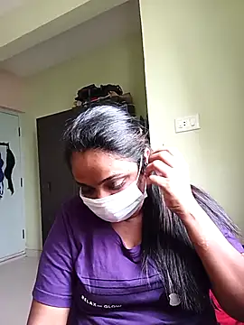 Snapshot of queendivya chatting on October 4, 2025, 5:05 am queendivya online show from October 4, 2025, 5:05 am