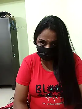 Snapshot of queendivya chatting on October 18, 2025, 2:18 pm queendivya online show from October 18, 2025, 2:18 pm