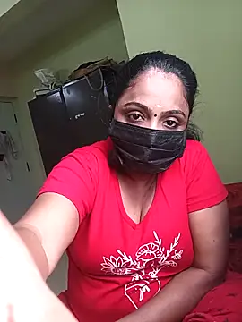 Snapshot of queendivya chatting on November 22, 2025, 4:11 am queendivya online show from November 22, 2025, 4:11 am