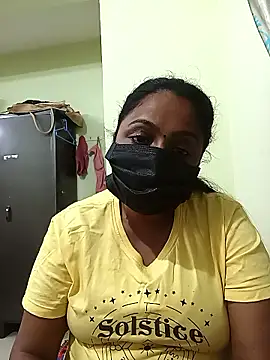 Snapshot of queendivya chatting on November 22, 2025, 10:20 pm queendivya online show from November 22, 2025, 10:20 pm