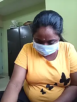 Snapshot of queendivya chatting on November 26, 2025, 1:39 am queendivya online show from November 26, 2025, 1:39 am