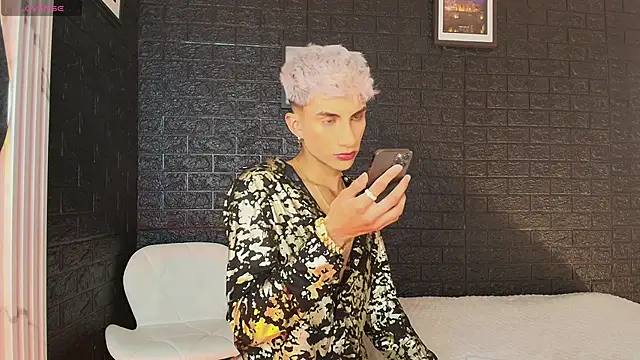 Snapshot of Erick_Velveth chatting on October 9, 2025, 5:27 am Erick Velveth online show from October 9, 2025, 5:27 am