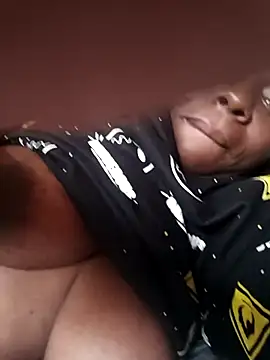 Snapshot of mamichulanegra chatting on October 4, 2025, 2:37 pm mamichulanegra online show from October 4, 2025, 2:37 pm