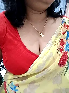 Snapshot of divya-jannu chatting on October 14, 2025, 5:36 pm divya-jannu online show from October 14, 2025, 5:36 pm