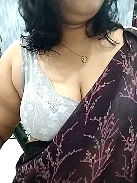 Snapshot of divya-jannu chatting on October 15, 2025, 6:19 pm divya-jannu online show from October 15, 2025, 6:19 pm