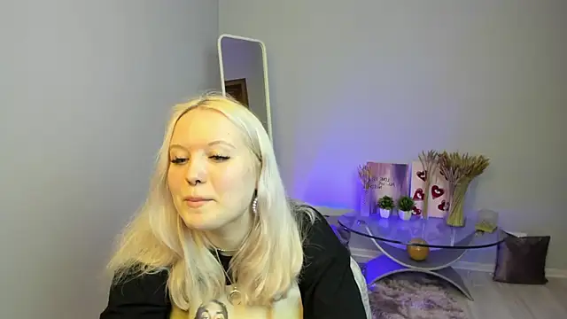 RoseThomas  online show from September 25, 2025, 2:32 pm