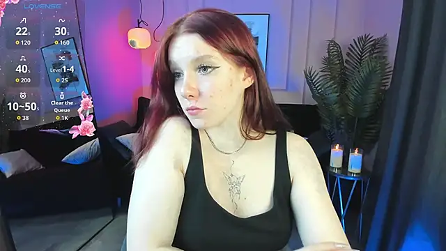 Layla Glam online show from October 26, 2025, 5:35 am