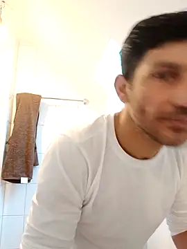 Casianantoonnio online show from December 18, 2025, 1:28 pm