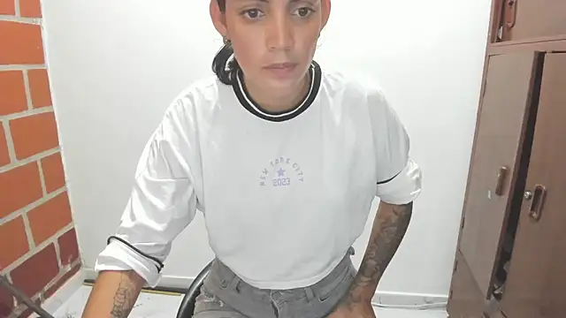 Snapshot of catalinacoxx chatting on October 13, 2025, 6:41 pm catalinacoxx online show from October 13, 2025, 6:41 pm
