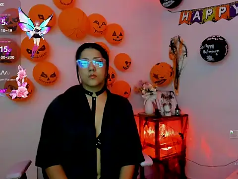 Snapshot of Mia_Lujan chatting on October 28, 2025, 12:14 am Mia Lujan online show from October 28, 2025, 12:14 am