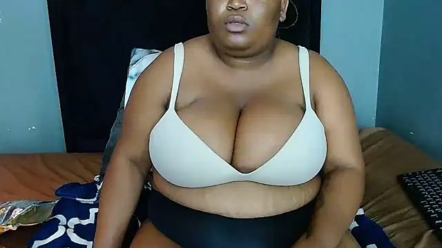 Snapshot of BIG_BOOBSxXxxX chatting on October 7, 2025, 10:29 pm BIG BOOBSxXxxX online show from October 7, 2025, 10:29 pm