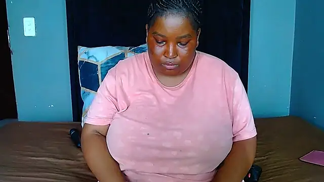 Snapshot of BIG_BOOBSxXxxX chatting on October 10, 2025, 12:26 pm BIG BOOBSxXxxX online show from October 10, 2025, 12:26 pm