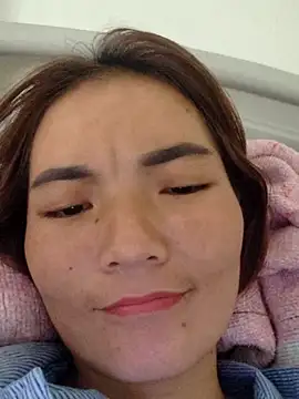 Snapshot of phuongxinhxan chatting on October 16, 2025, 4:57 am phuongxinhxan online show from October 16, 2025, 4:57 am