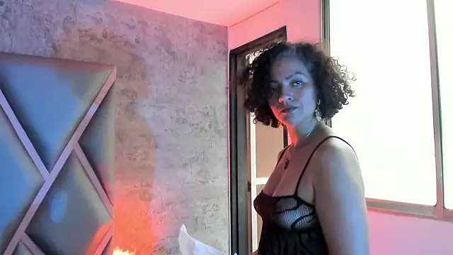 Snapshot of Isabella-Rosssi chatting on November 23, 2025, 4:51 pm Isabella-Rosssi online show from November 23, 2025, 4:51 pm