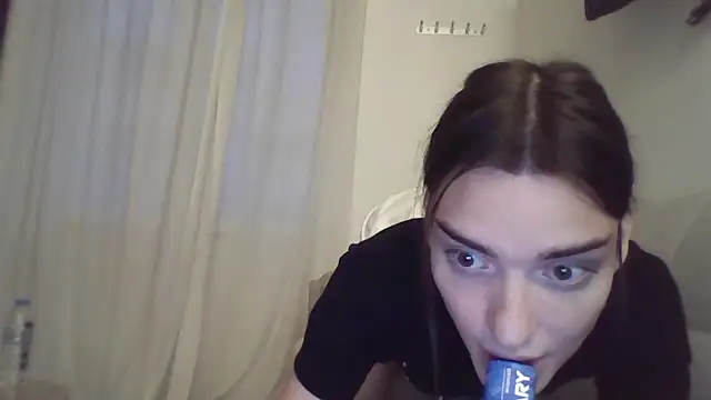 Snapshot of Luna_Samosienko chatting on September 26, 2025, 4:33 pm Luna Samosienko online show from September 26, 2025, 4:33 pm