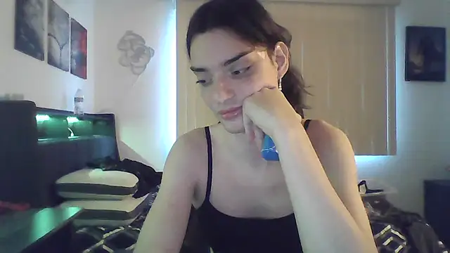 Snapshot of Luna_Samosienko chatting on September 30, 2025, 11:10 pm Luna Samosienko online show from September 30, 2025, 11:10 pm