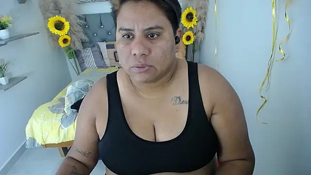 hotlesby valery online show from October 6, 2025, 7:11 pm