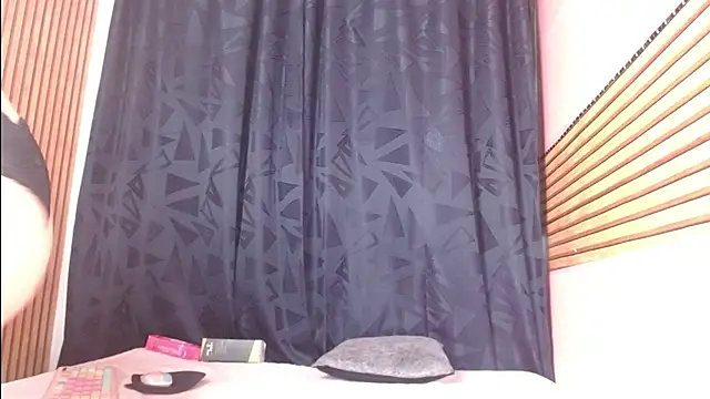 Snapshot of Melii_idalgo chatting on November 28, 2025, 3:09 am Melii idalgo online show from November 28, 2025, 3:09 am