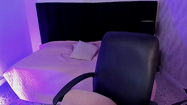 camiladuke7 online show from October 20, 2025, 7:36 pm