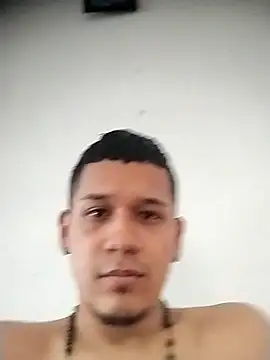 Snapshot of Mohamedxxx13 chatting on September 23, 2025, 5:38 pm Mohamedxxx13 online show from September 23, 2025, 5:38 pm