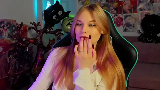 AriaWell online show from October 27, 2025, 6:01 pm