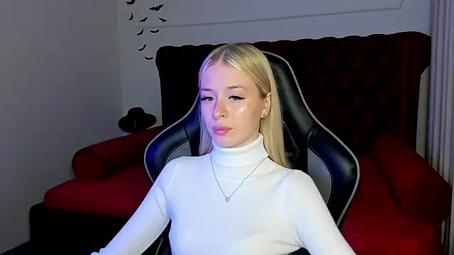 Snapshot of MiaGraces chatting on November 12, 2025, 5:24 pm MiaGraces online show from November 12, 2025, 5:24 pm